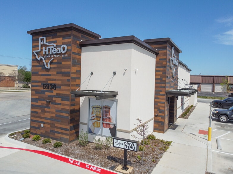 5936 Denton Hwy, Watauga, TX à louer - Photo du bâtiment - Image 1 de 12