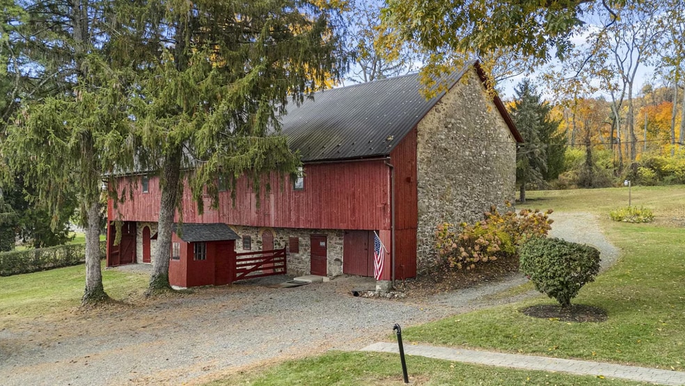 1041 Reading Ave, Boyertown, PA for sale - Building Photo - Image 2 of 30