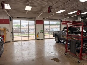202 Comstock St W, Dallas, TX for lease Interior Photo- Image 2 of 6