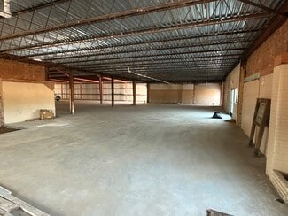 More details for 2004 N Frazier St, Conroe, TX - Sports & Entertainment for Sale