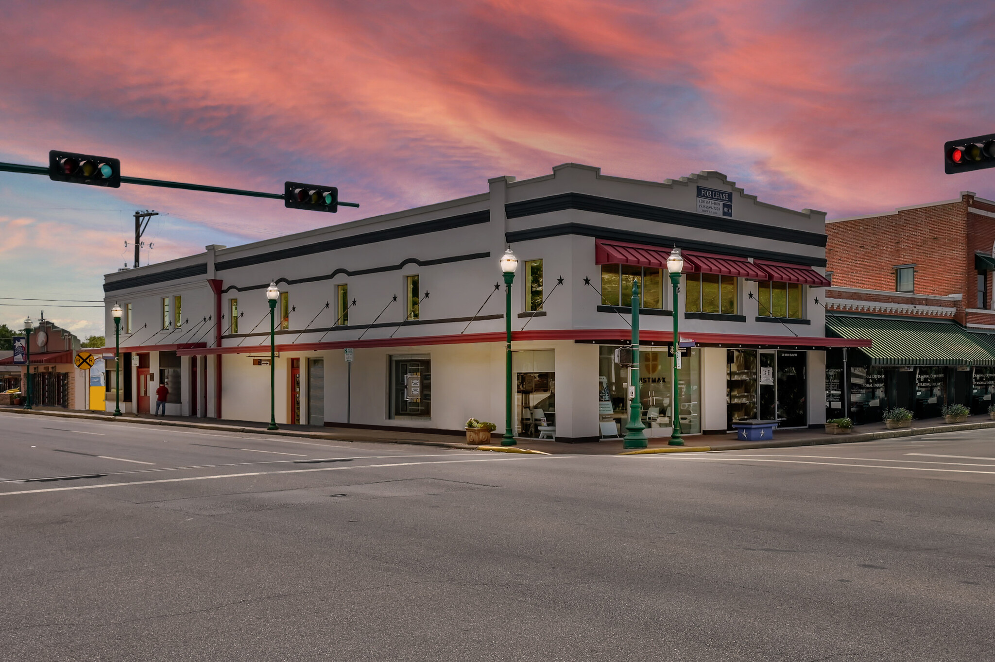 336 N Main St, Conroe, TX for lease Building Photo- Image 1 of 26