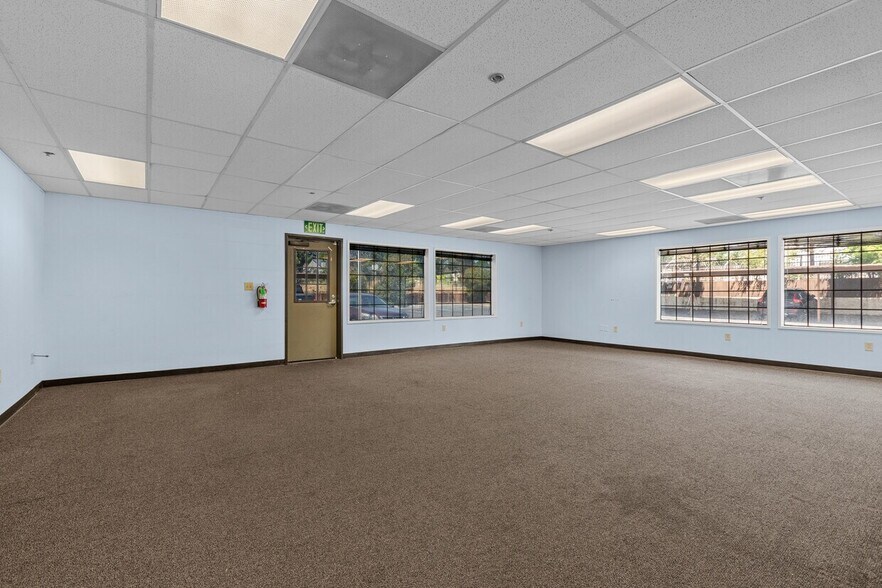 8421 Auburn Blvd, Citrus Heights, CA à louer - Photo du bâtiment - Image 3 de 21