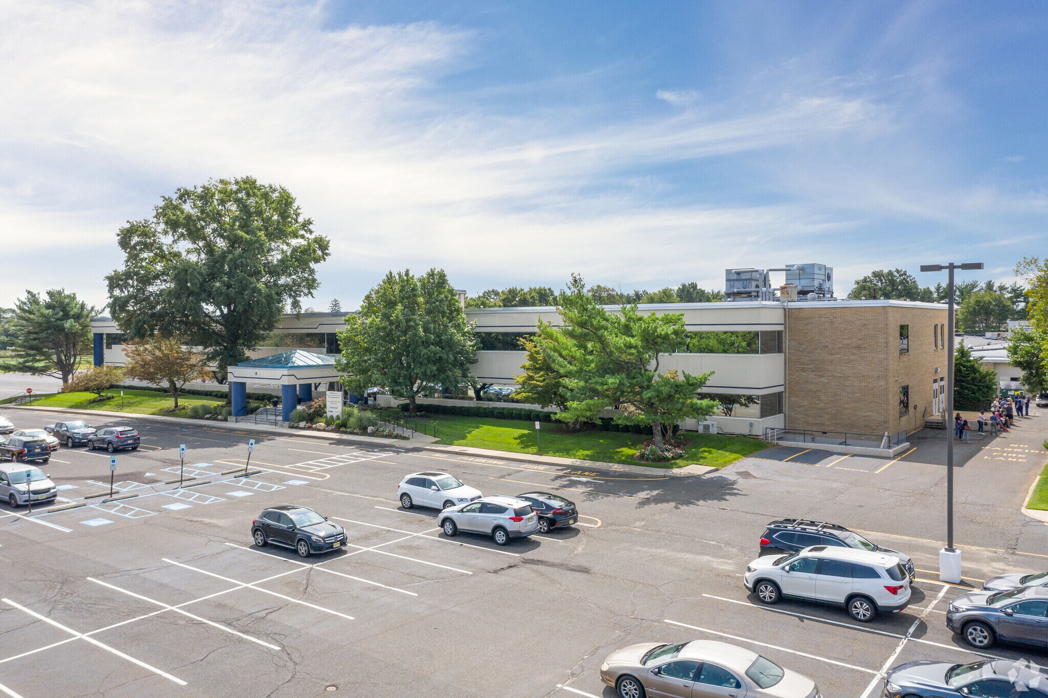 185 State Highway 36, West Long Branch, NJ à louer Photo du bâtiment- Image 1 de 5