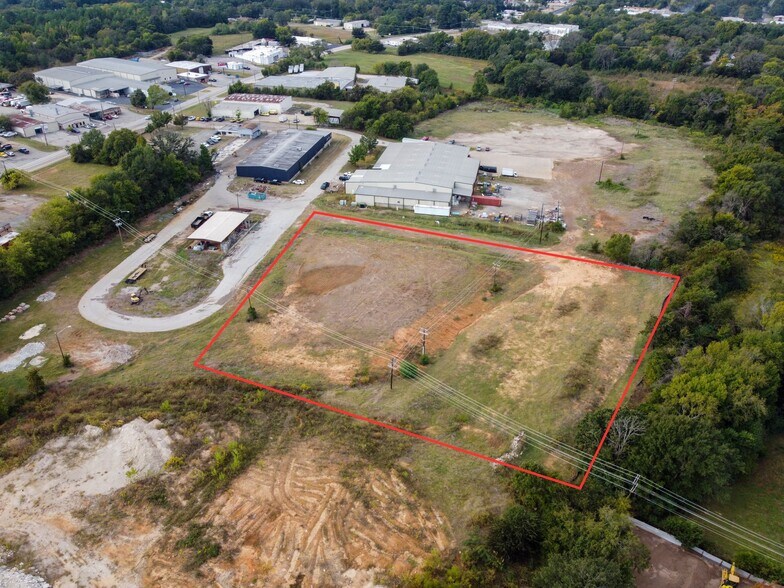 2340 E Erwin St, Tyler, TX à louer - Aérien - Image 1 de 3