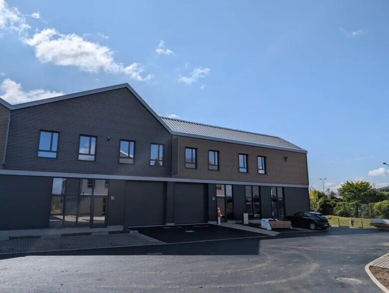 1 Rue René Dubos, Groslay à louer - Photo du bâtiment - Image 1 de 8