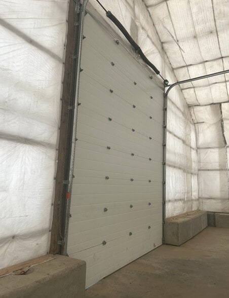 11204 205th St NW, Edmonton, AB à louer - Photo du bâtiment - Image 3 de 4