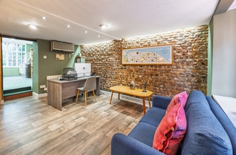 9 Church St, Holt à louer Photo intérieure- Image 2 de 5