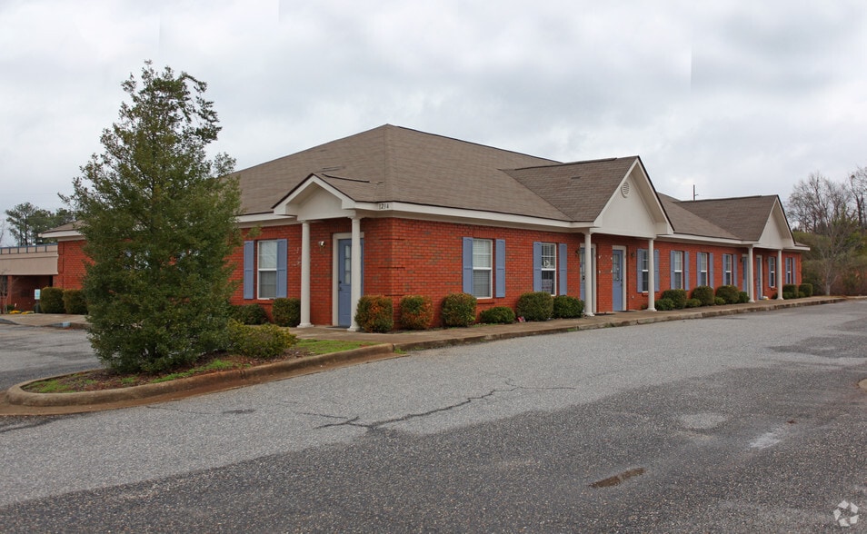 1234 Commerce Dr, Auburn, AL for lease - Primary Photo - Image 1 of 2