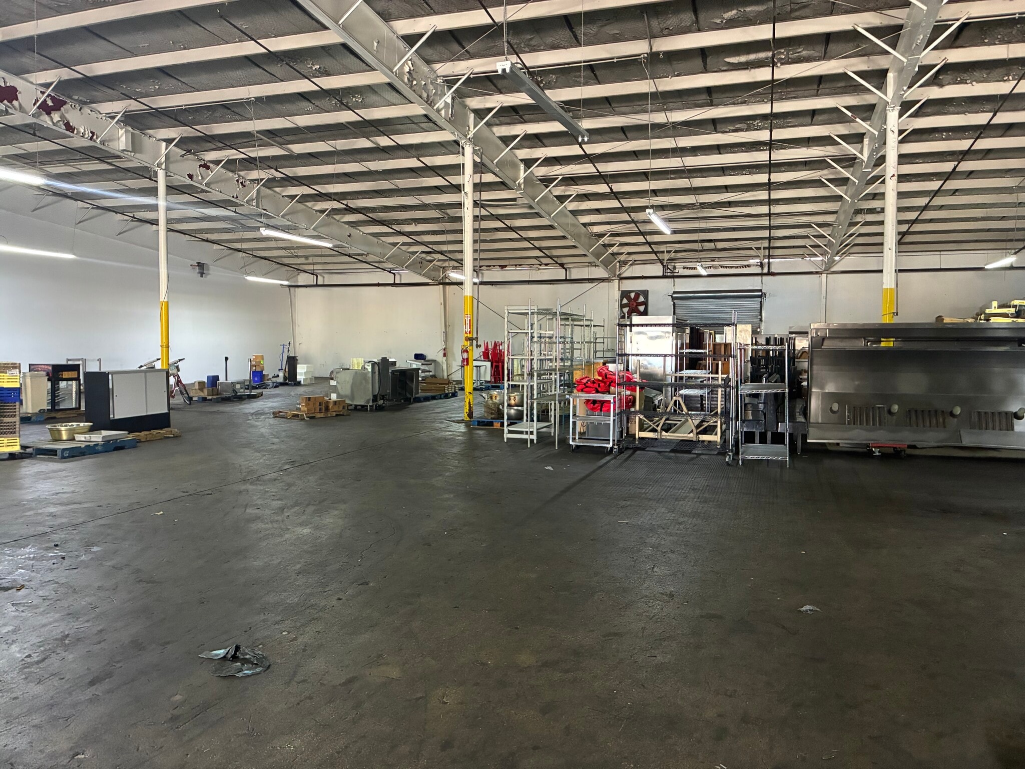 2100 E Union Bower Rd, Irving, TX for lease Interior Photo- Image 1 of 2
