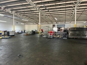 2100 E Union Bower Rd, Irving, TX for lease Interior Photo- Image 1 of 2