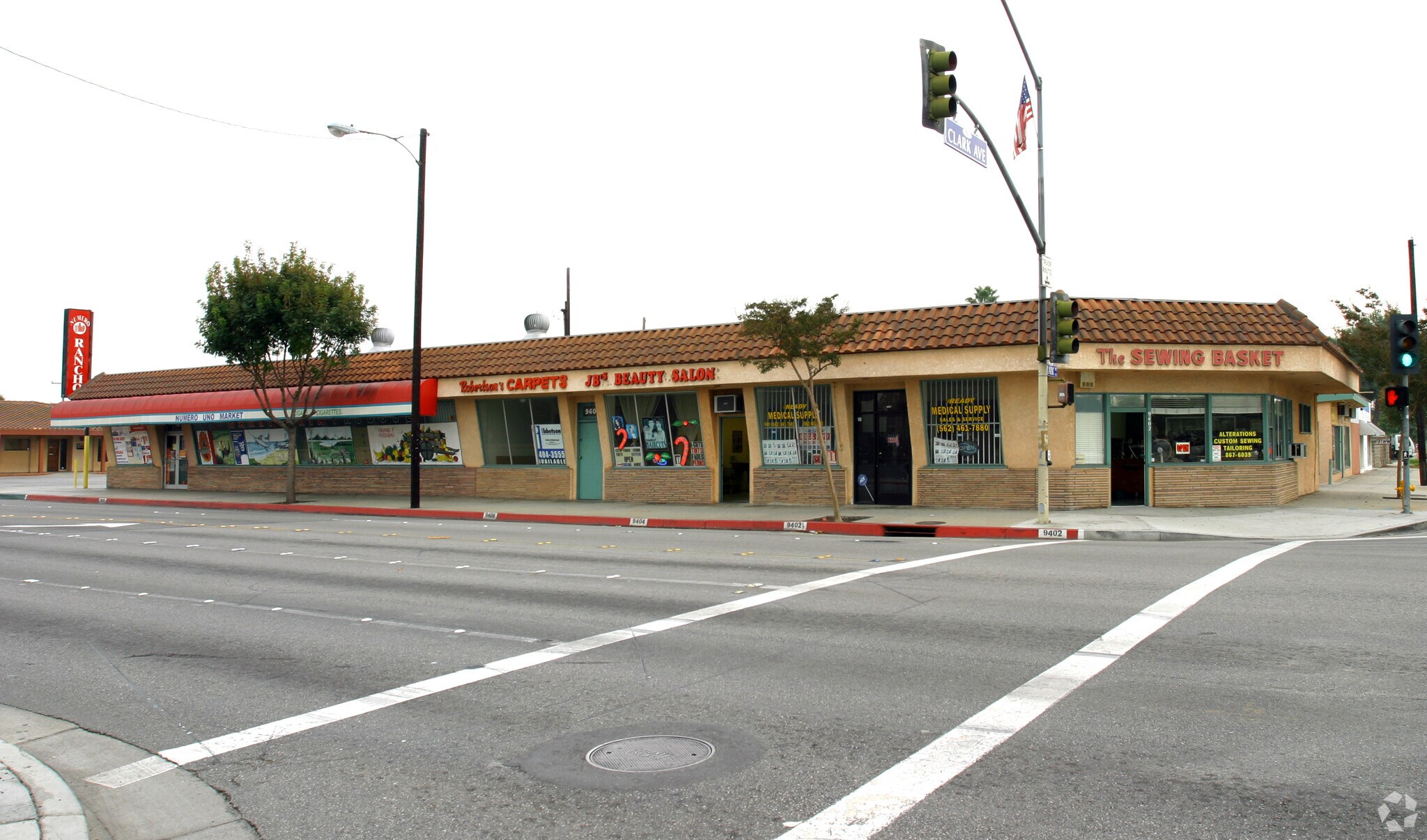9402-9410 Somerset Blvd, Bellflower, CA à louer Photo principale- Image 1 de 6