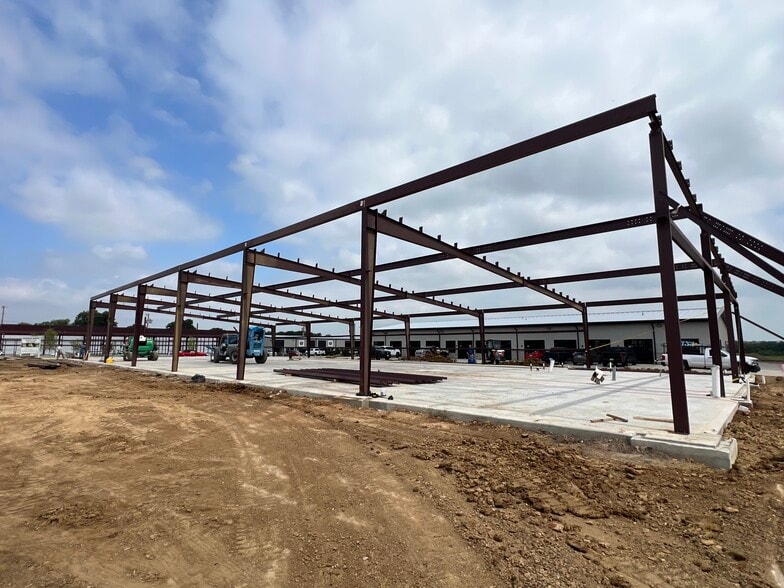 6815 Rendon Bloodworth Rd, Fort Worth, TX for lease - Building Photo - Image 3 of 13