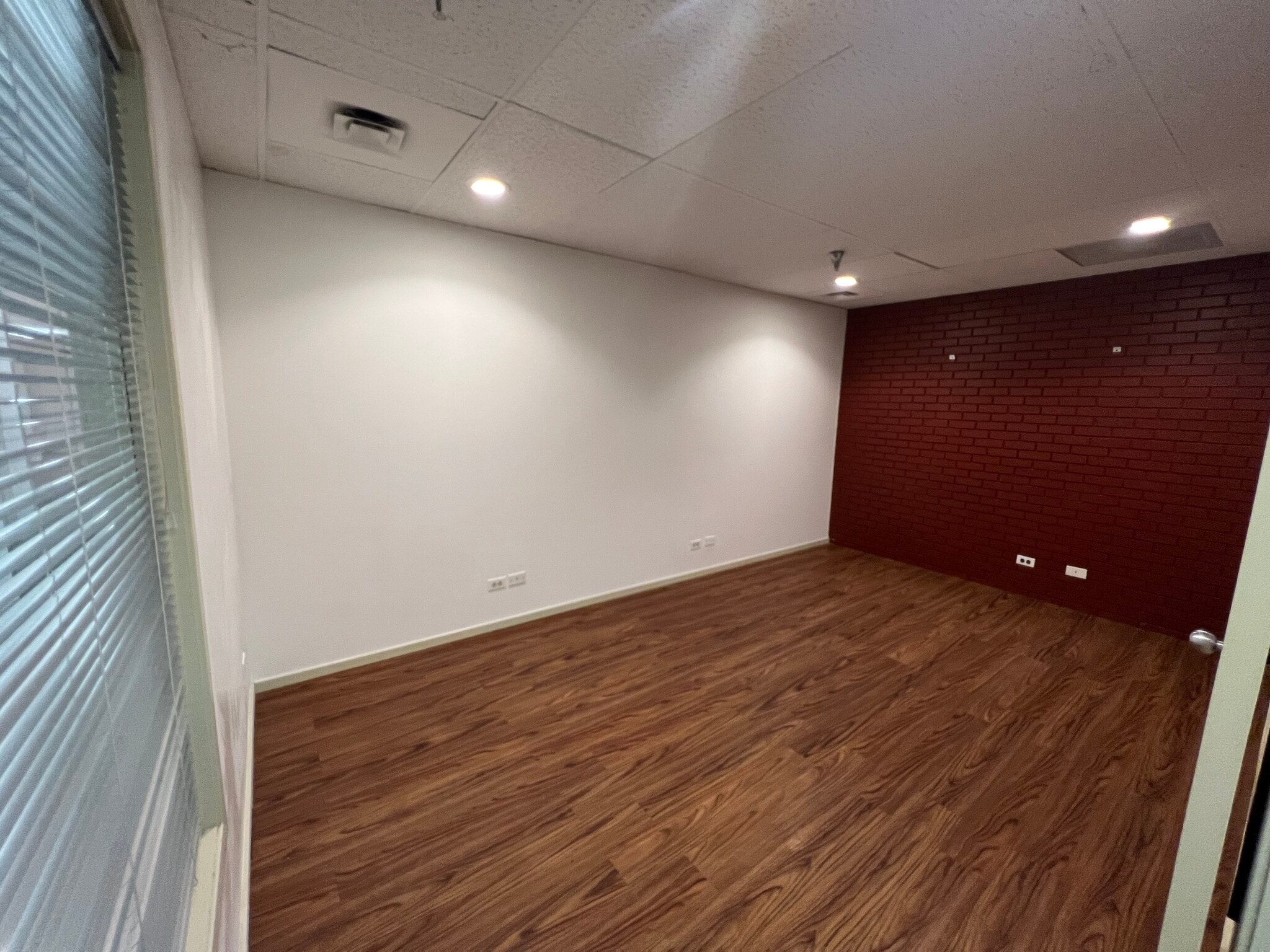 1035 Pearl St, Boulder, CO for lease Interior Photo- Image 1 of 2