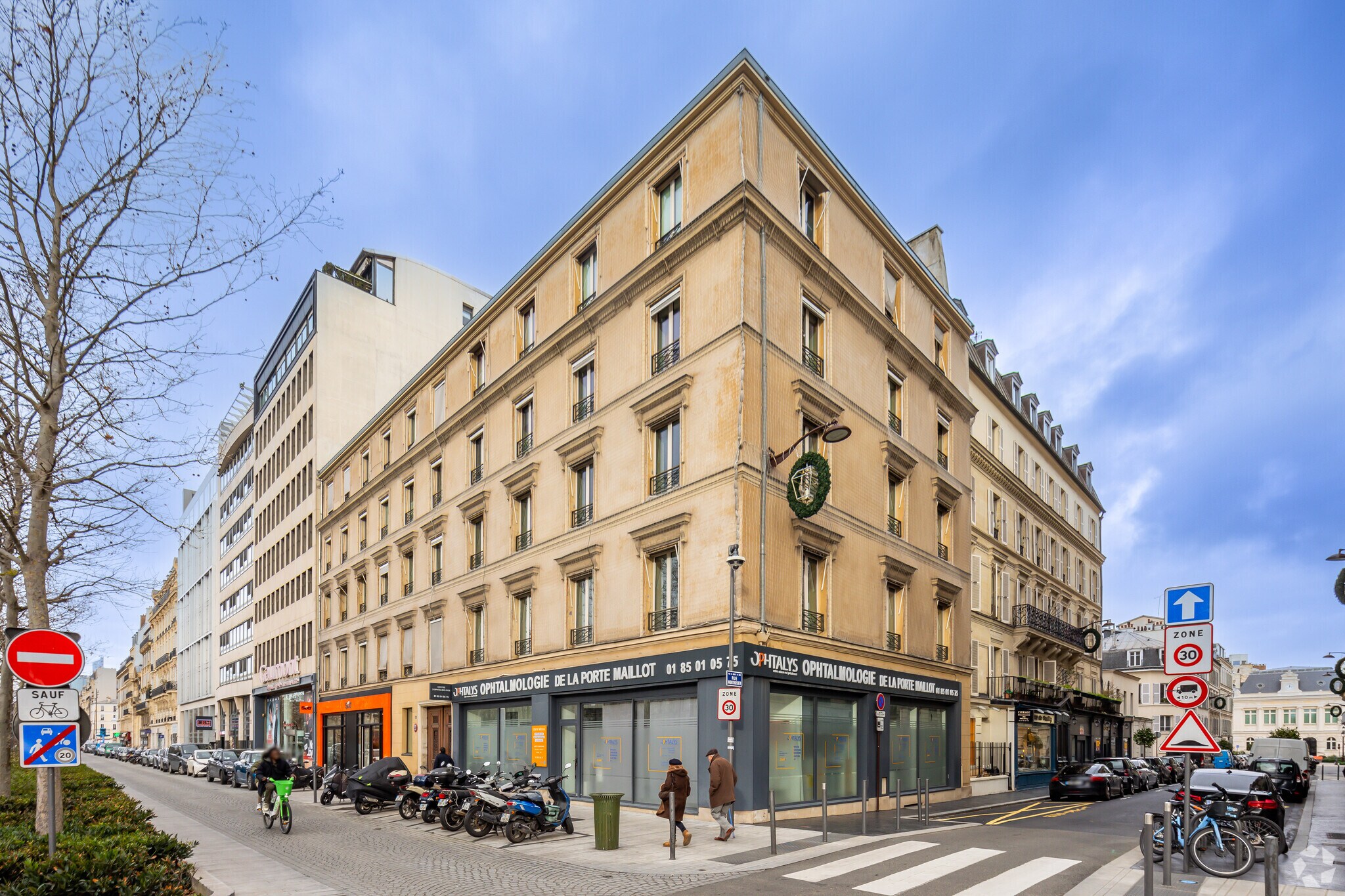 Commerce de détail dans Neuilly-sur-Seine à louer Photo principale- Image 1 de 3