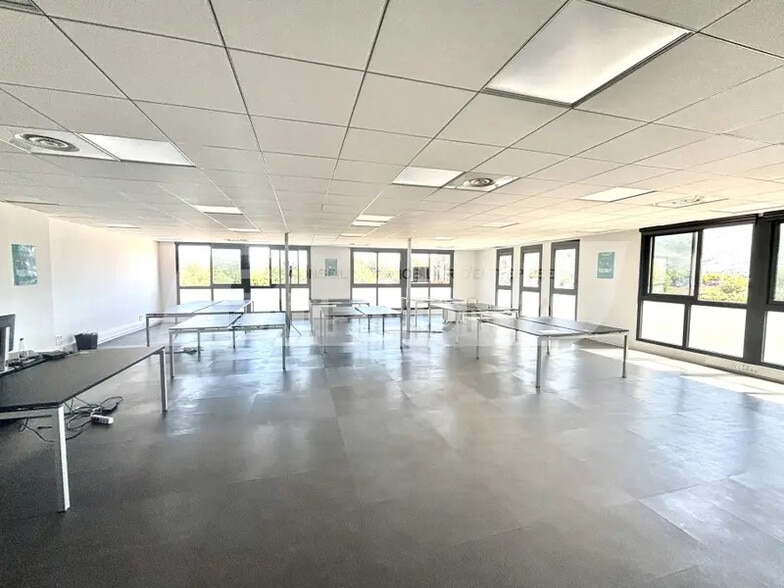 Bureau dans Aubagne à louer - Photo intérieure - Image 3 de 17