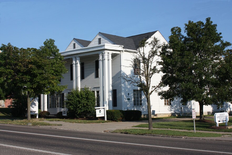 225 E Liberty St, Medina, OH à louer - Photo du bâtiment - Image 1 de 26