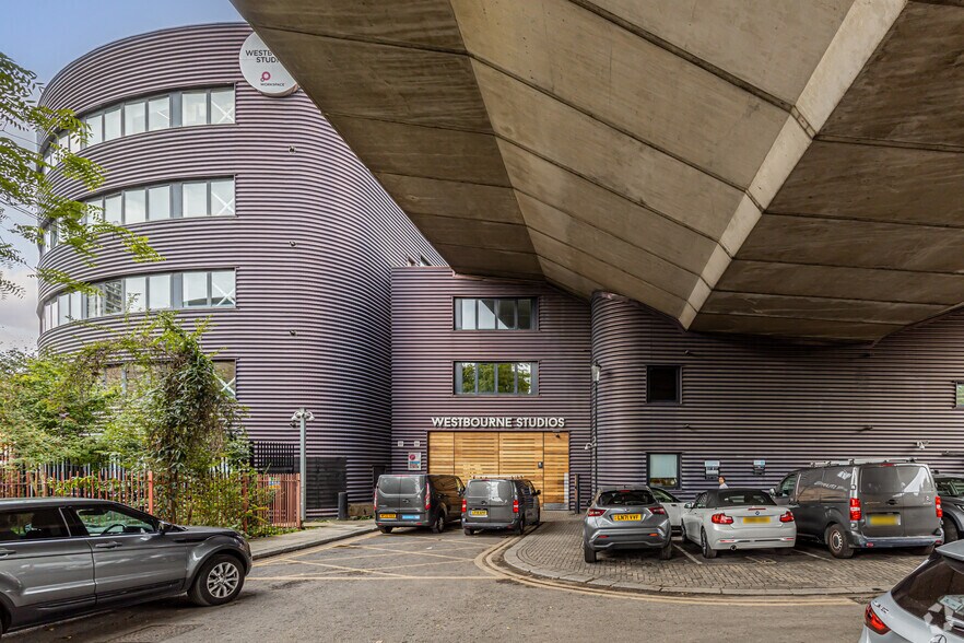 242 Acklam Rd, Londres à louer - Photo du bâtiment - Image 3 de 4