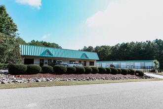105 Parkway Dr, Aberdeen, NC for lease Building Photo- Image 1 of 8