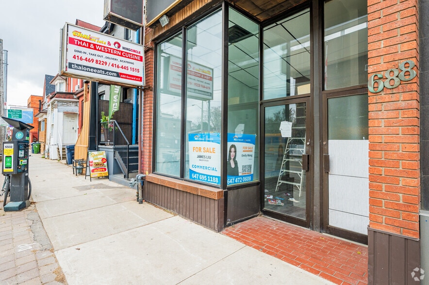 688 Gerrard St E, Toronto, ON à vendre - Photo du bâtiment - Image 3 de 3
