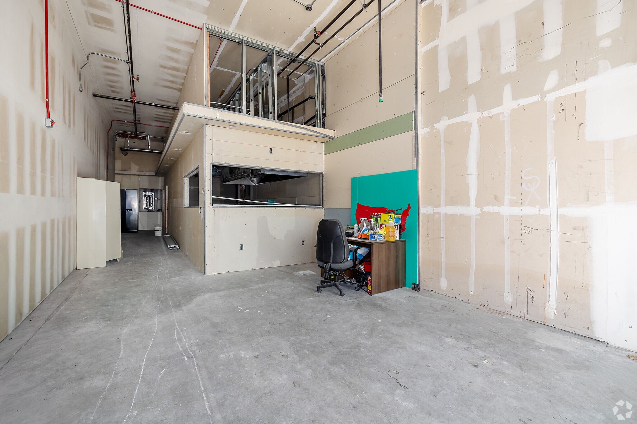13755 Roscoe Blvd, Panorama City, CA for lease Interior Photo- Image 1 of 5
