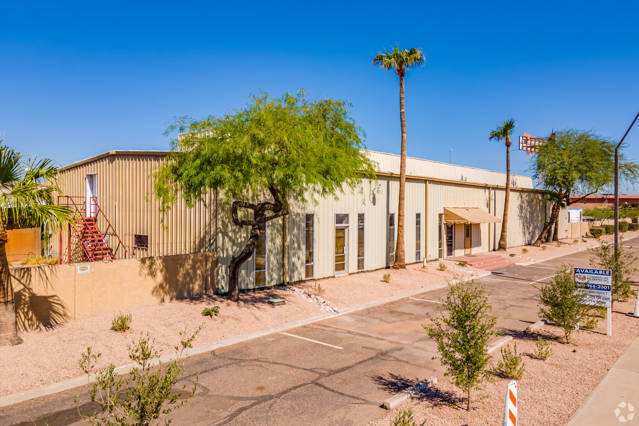 2154 E Rio Salado Pky, Tempe, AZ à vendre Photo du bâtiment- Image 1 de 1