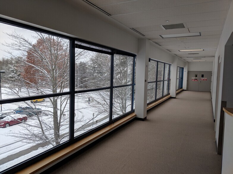 326 Ibm Rd, Williston, VT à louer - Photo intérieure - Image 2 de 3