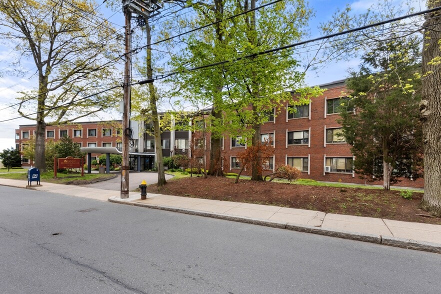 110-120 Fisher Ave, Boston, MA for lease - Building Photo - Image 2 of 43