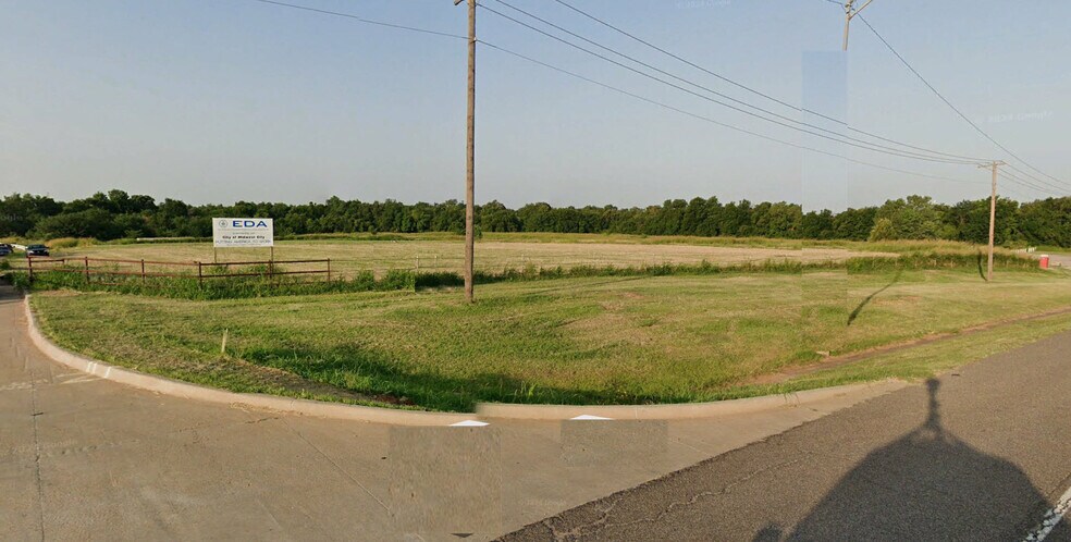 7420 NE 23rd St, Oklahoma City, OK à vendre - Photo du bâtiment - Image 2 de 3