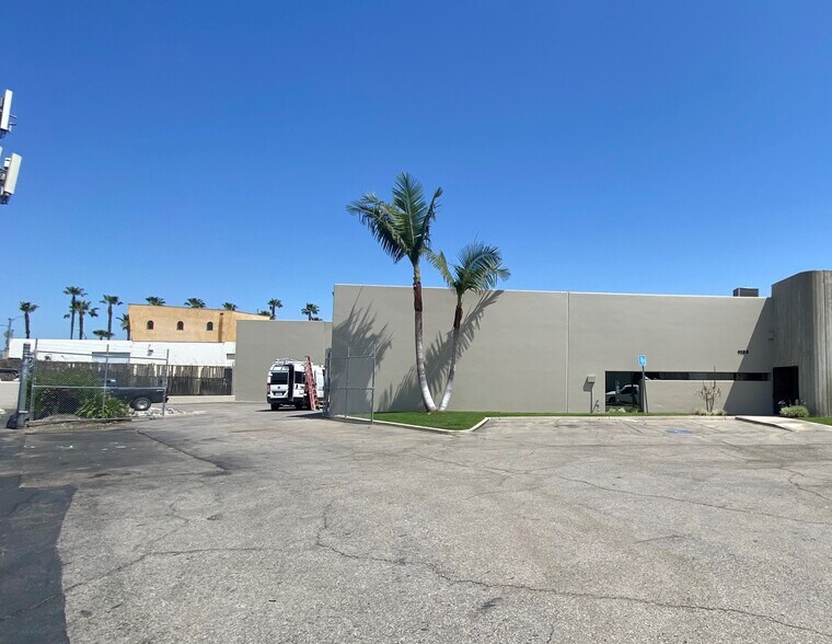 1125 E Stanford Ct, Anaheim, CA à louer - Photo du bâtiment - Image 2 de 7