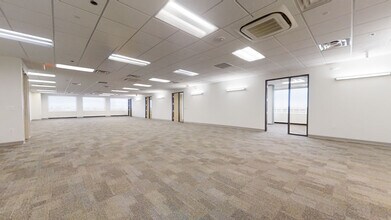 777 E Eisenhower Pky, Ann Arbor, MI for lease Interior Photo- Image 2 of 4