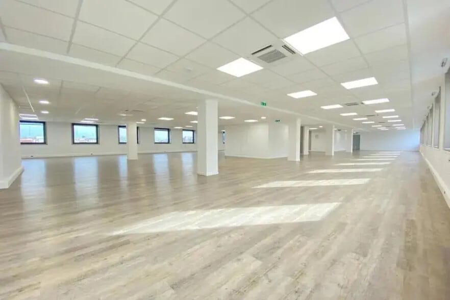 Office in Boulogne-Billancourt for sale - Interior Photo - Image 2 of 5