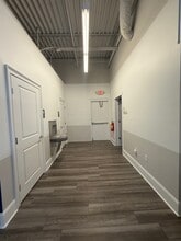 1741-1751 Newnan Crossing Blvd, Newnan, GA à louer Photo intérieure- Image 2 de 11