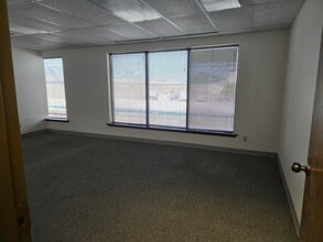 4015 Belt Line Rd, Addison, TX for lease Interior Photo- Image 2 of 3