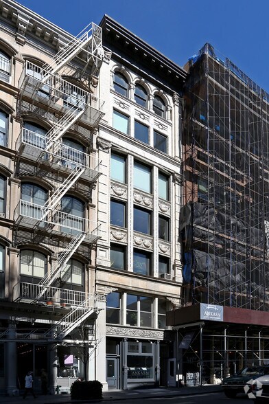 424 Broome St, New York, NY à vendre - Photo du bâtiment - Image 2 de 3