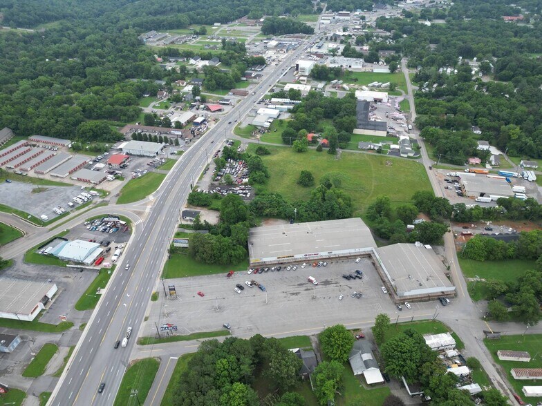 924 Providence Blvd, Clarksville, TN à louer - Photo du bâtiment - Image 2 de 5