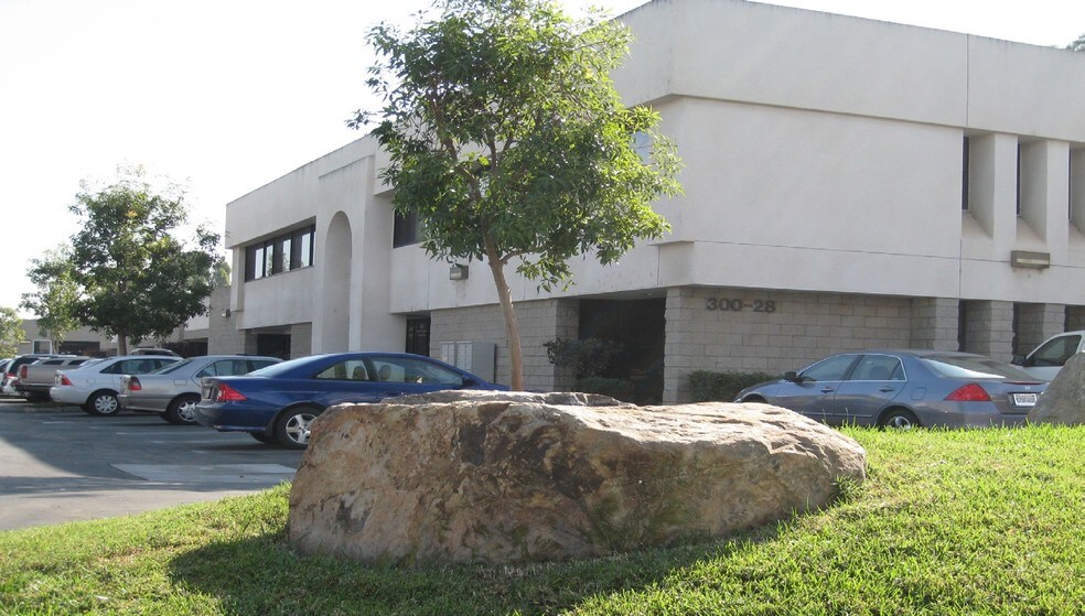 340-358 State Pl, Escondido, CA à louer - Photo du bâtiment - Image 1 de 7