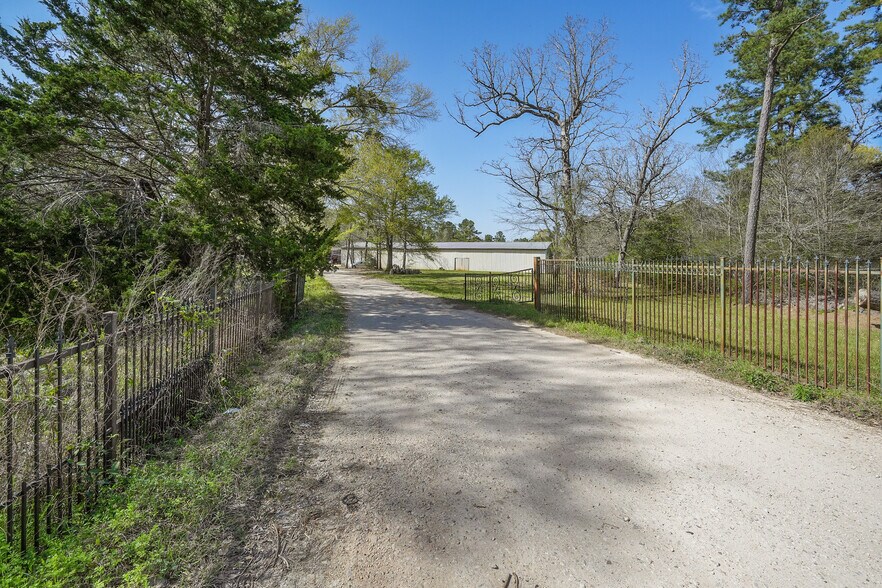 1893 US Highway 190, Huntsville, TX à vendre - Photo du bâtiment - Image 2 de 5