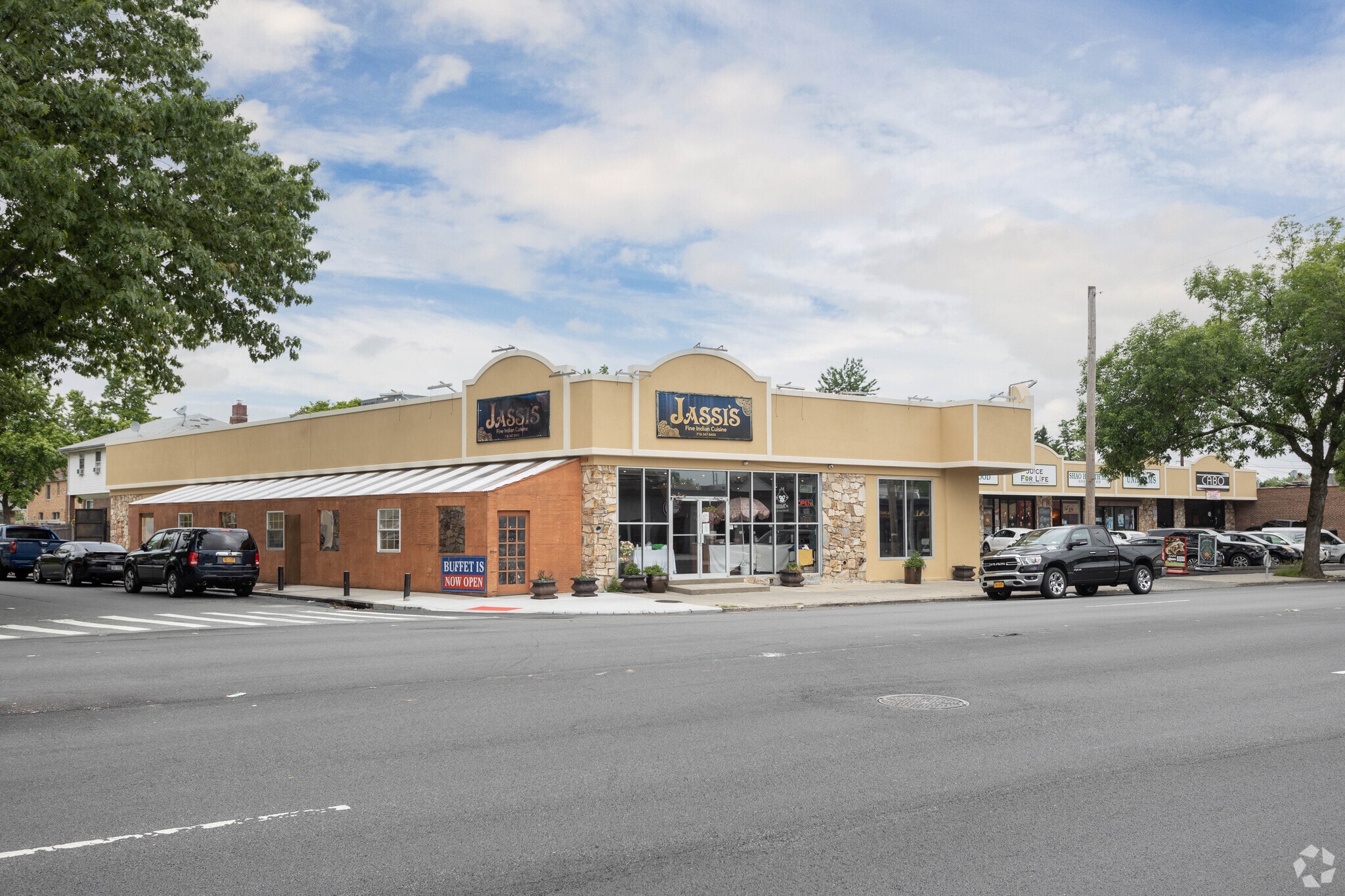 271-11 Union Tpke, New Hyde Park, NY for lease Building Photo- Image 1 of 6