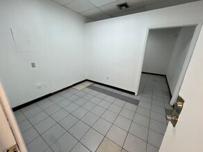 805-865 NW 119 St, Miami, FL à louer Photo intérieure- Image 1 de 9