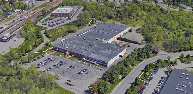 Plus de détails pour 370 Sullivan Way, Ewing, NJ - Bureau à louer