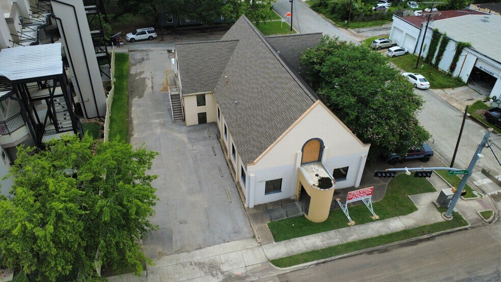 729 N Frazier St, Conroe, TX à vendre - Photo du bâtiment - Image 2 de 19