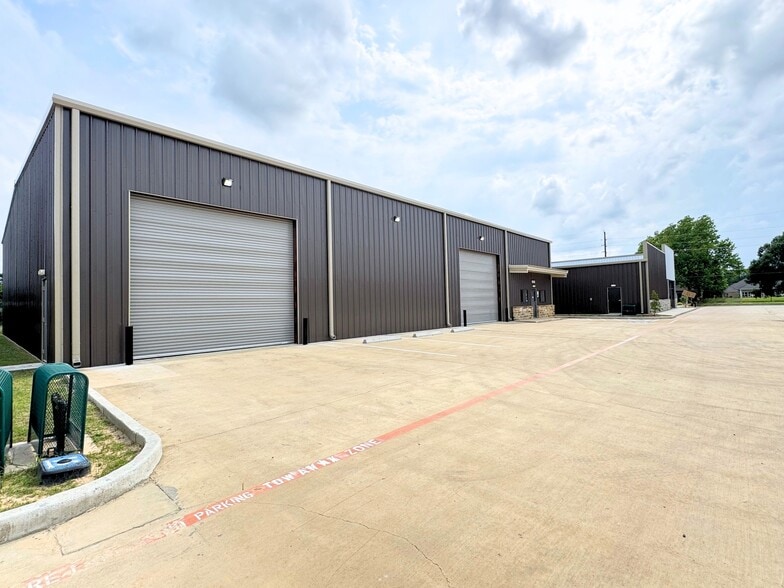22810 Hufsmith Kohrville Rd, Tomball, TX à louer - Photo principale - Image 1 de 13