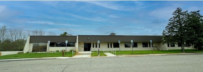 Plus de détails pour 7322 Newman Blvd, Dexter, MI - Local d'activités à louer