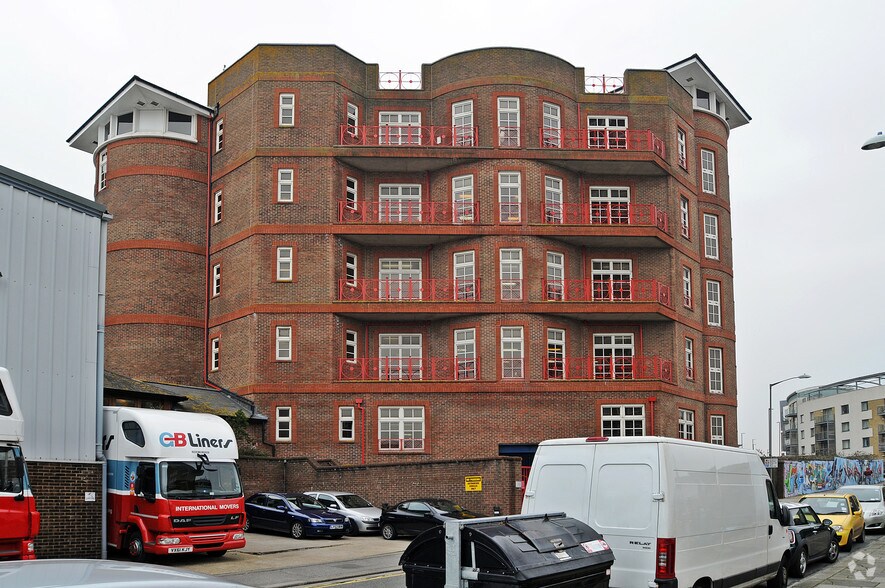 13-21 Station St, Brighton à louer - Photo du bâtiment - Image 3 de 4
