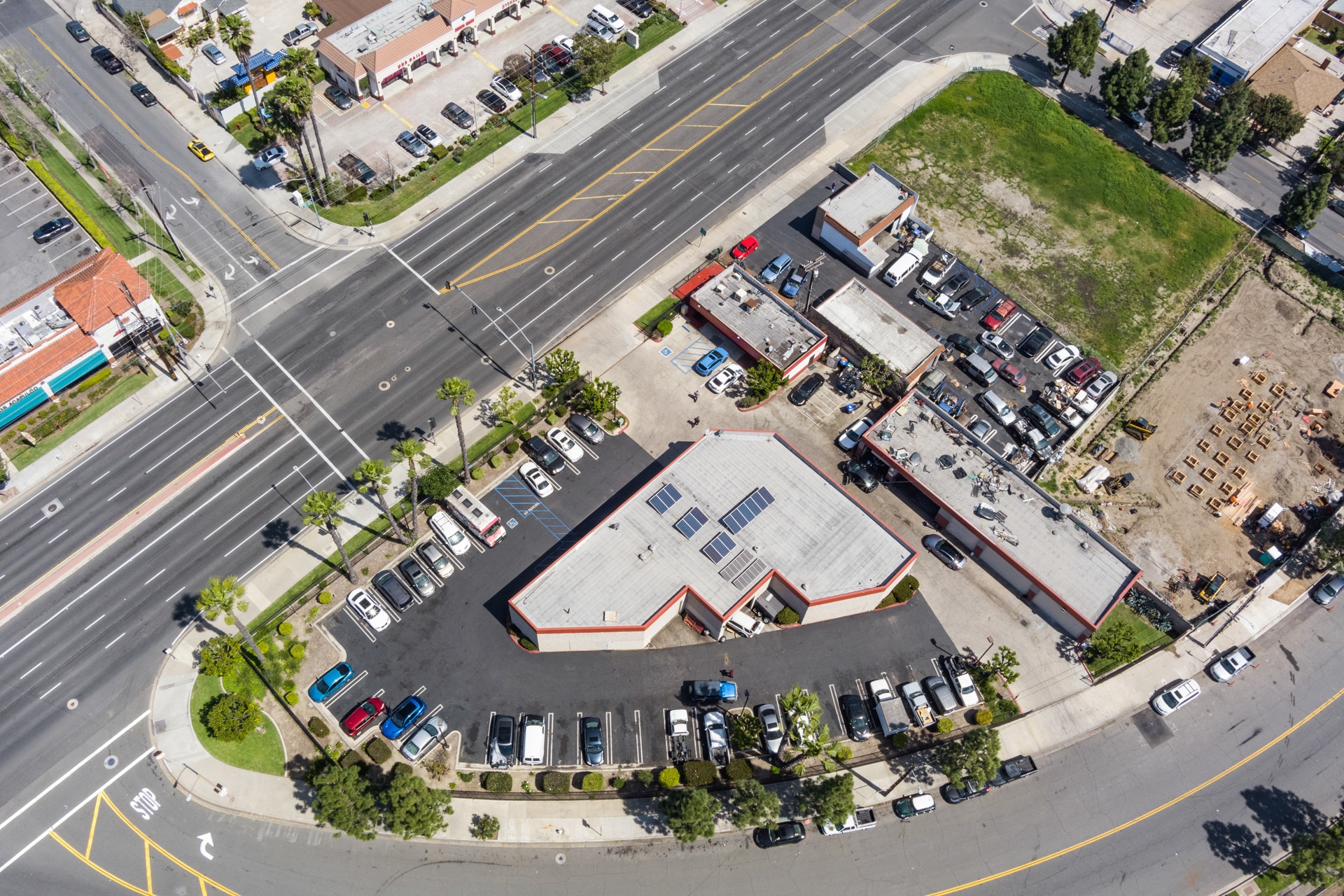 1916-2002 W 1st St portfolio of 2 properties for sale on LoopNet.ca Building Photo- Image 1 of 24