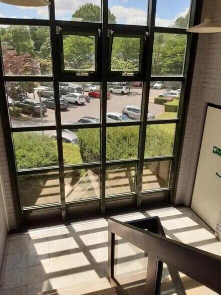 Rue De La Maison Rouge, Lognes à louer - Photo intérieure - Image 2 de 7