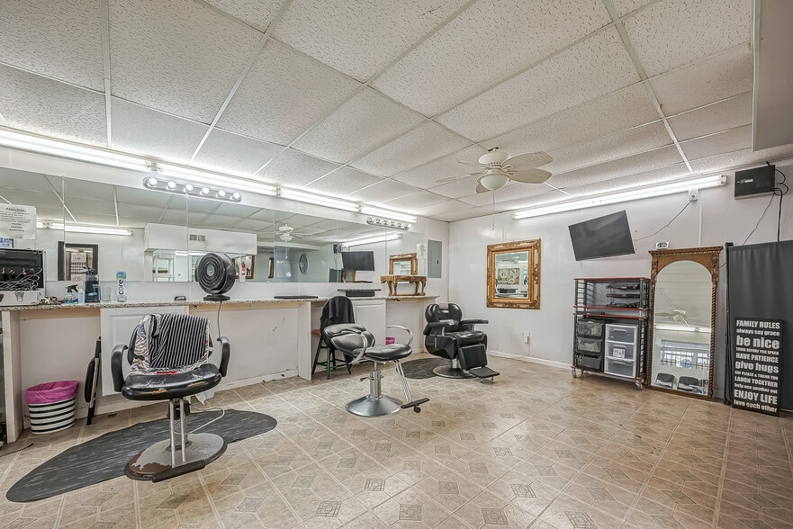 2329 Cedar Dr, La Marque, TX à vendre - Photo intérieure - Image 2 de 10