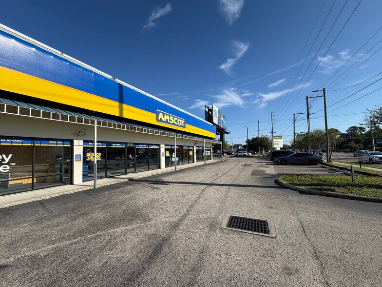 2910 N Himes Ave, Tampa, FL à louer - Photo du bâtiment - Image 2 de 19