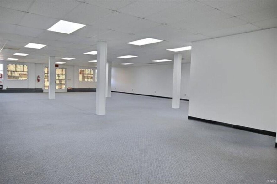 2519 Lower Huntington Rd, Fort Wayne, IN à louer - Photo du bâtiment - Image 3 de 9