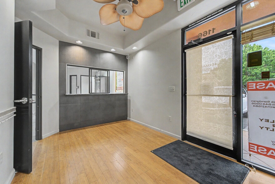 1166 Live Oak Blvd, Yuba City, CA for lease - Building Photo - Image 2 of 20